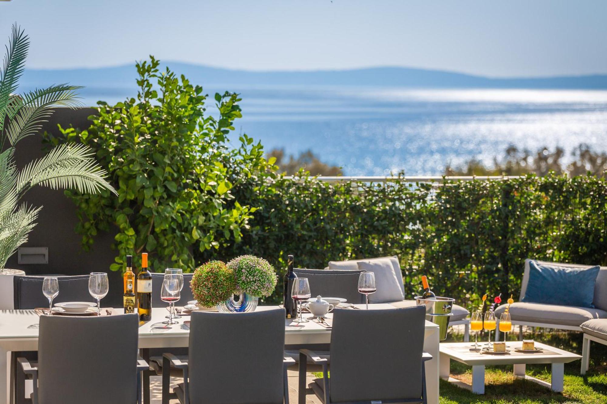 New Luxury Apartment With Private Heated Pool And Amazing Terrace With Seaview Сплит Екстериор снимка
