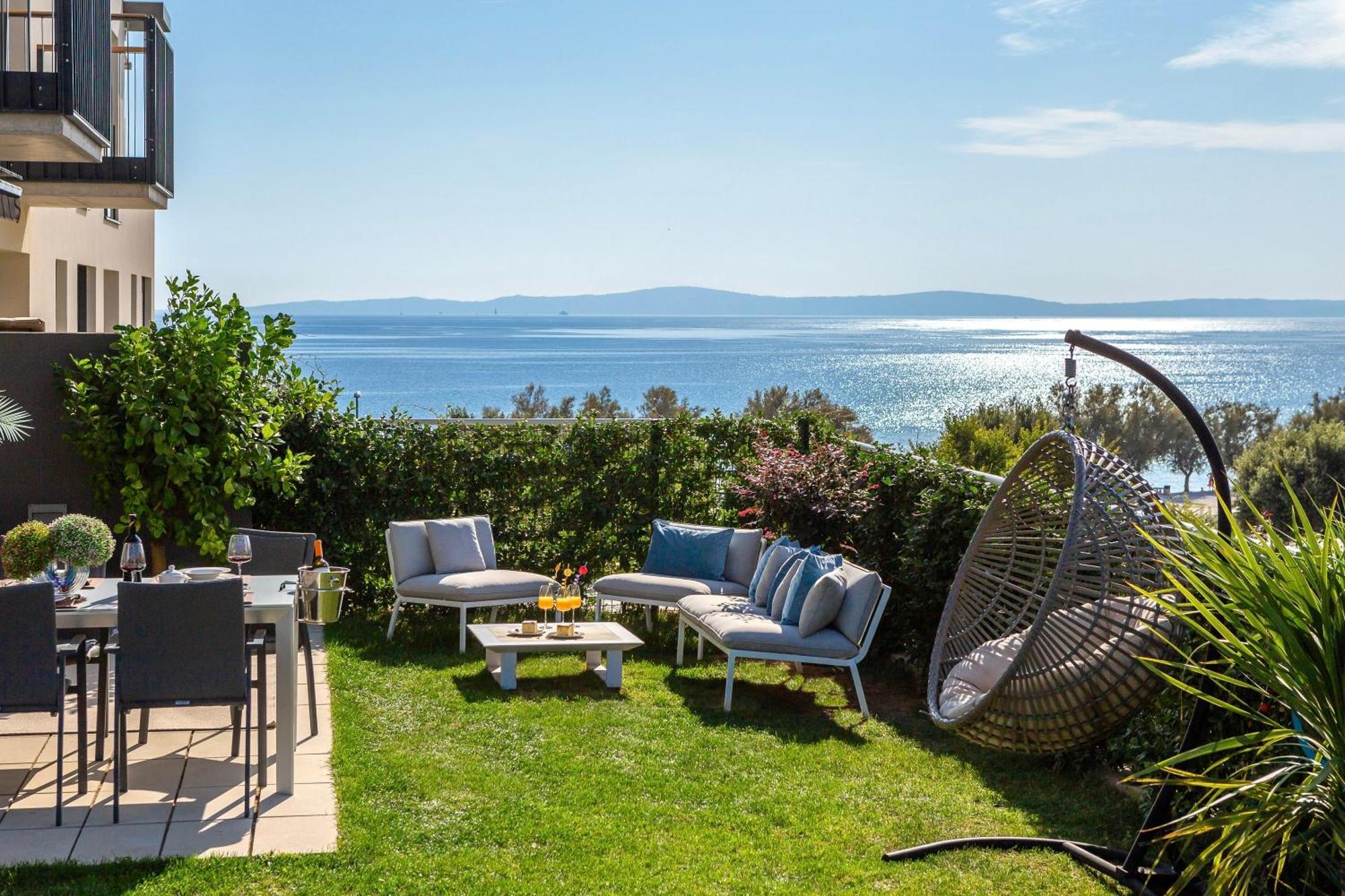 New Luxury Apartment With Private Heated Pool And Amazing Terrace With Seaview Сплит Екстериор снимка