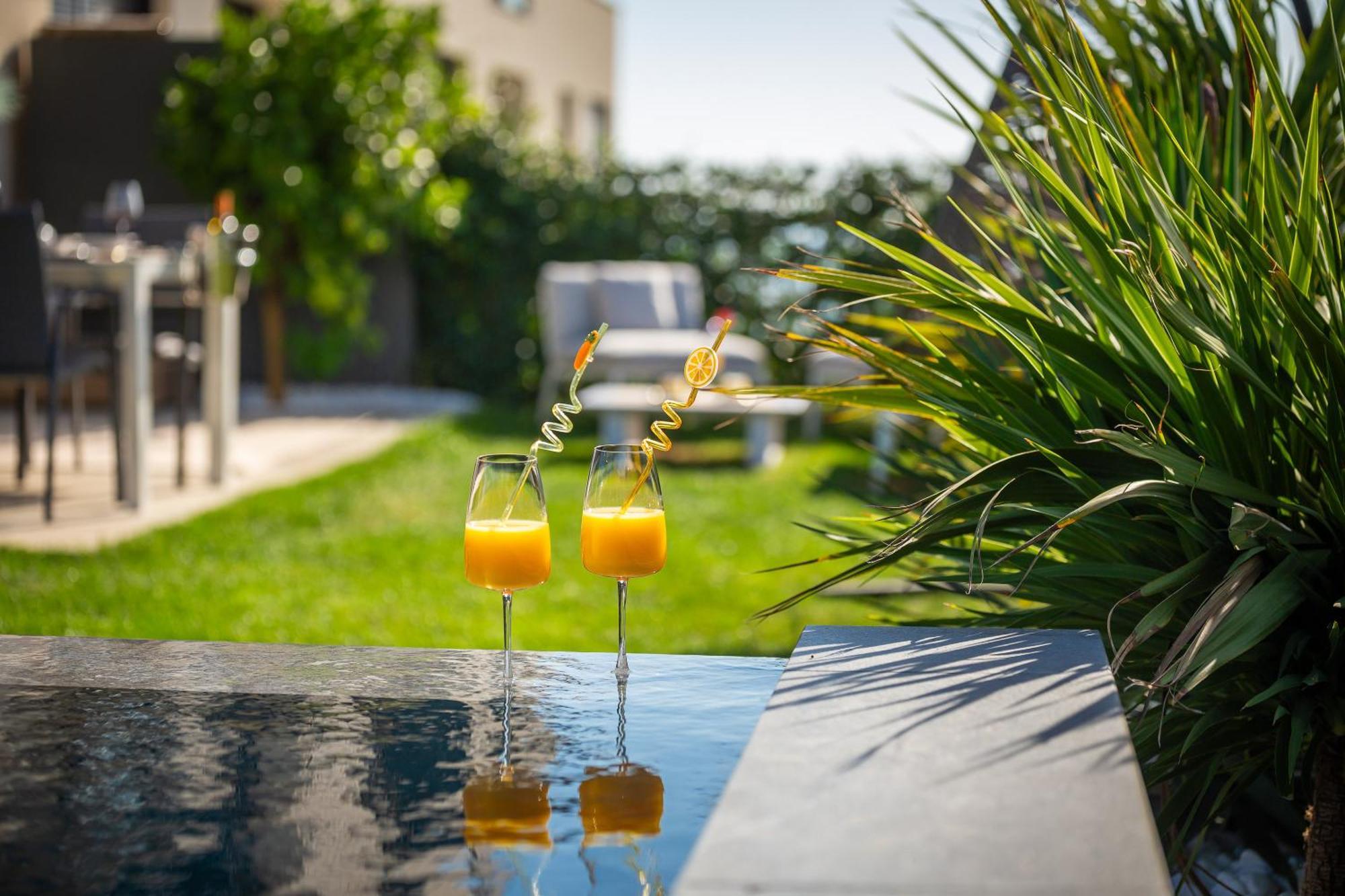 New Luxury Apartment With Private Heated Pool And Amazing Terrace With Seaview Сплит Екстериор снимка