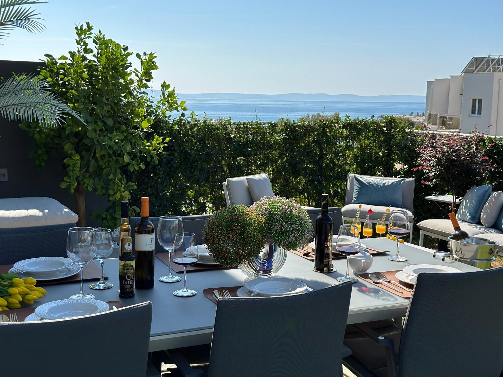 New Luxury Apartment With Private Heated Pool And Amazing Terrace With Seaview Сплит Екстериор снимка