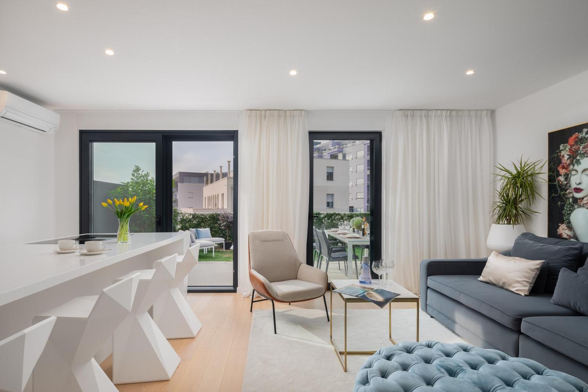 New Luxury Apartment With Private Heated Pool And Amazing Terrace With Seaview Сплит Екстериор снимка